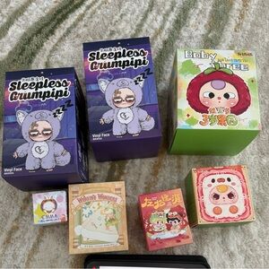 Assorted blind boxes.